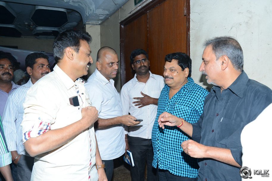 Beeruva-Movie-Team-at-Sandhya-Theatre